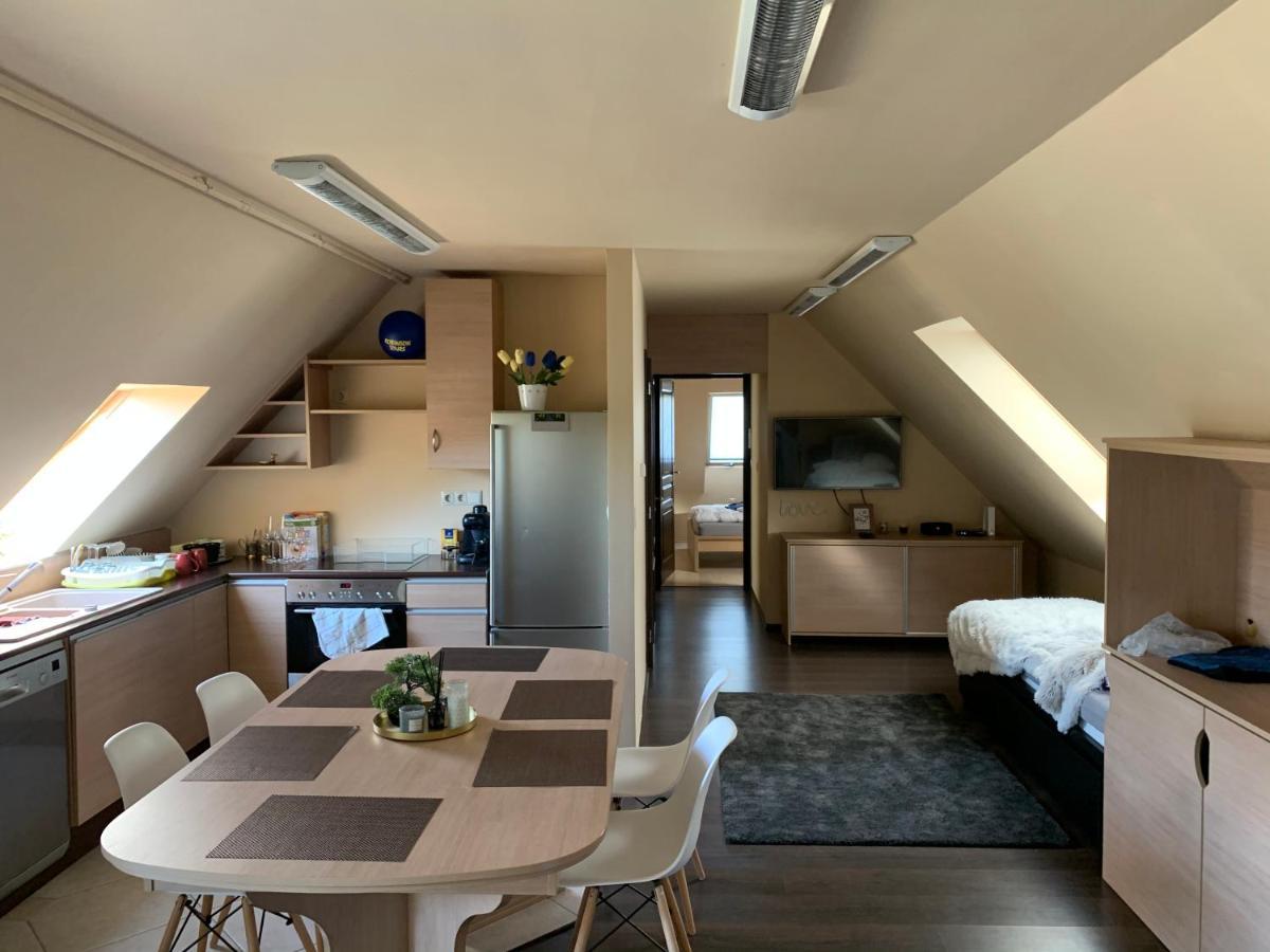 Robinson Szigete Apartment บาลาตอนฟือเรด ภายนอก รูปภาพ