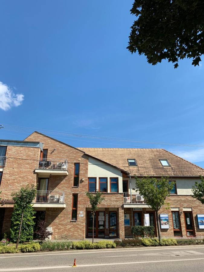 Robinson Szigete Apartment บาลาตอนฟือเรด ภายนอก รูปภาพ